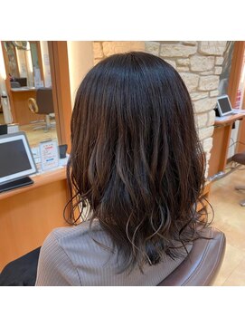 美容室ヒラトヤ 仙北店 20代30代40代レイヤー ゆるふわウェーブ 無造作ミディアム