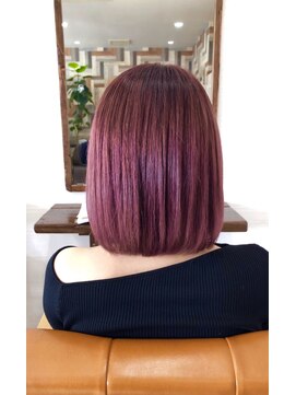 ルッソリベラ 池袋(Lusso libera) ラズベリーピンク×ストレートボブ｜艶感デザインカラー