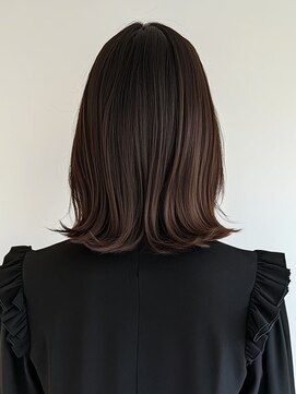 ラレヴ(Le Reve) 外ハネミディ ブラウンカラー 白髪ぼかし レイヤーカット 30代