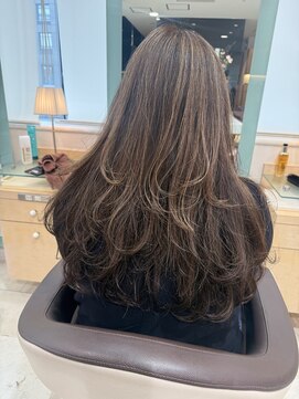 クオール(Quol) 【白髪ぼかし】フルハイライトロングレイヤー　　片野