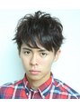 アズールサン 草加西口店(azule-sun)&nbsp;動きのあるメンズショートに軽い雰囲気のフェーザーパーマをオン