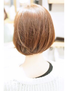 ミッシェル アフロート(michelle afloat) 10代20代30代40代小顔ひし形くびれCカーブボブツヤグレージュ