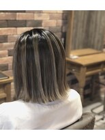 ホワイト 伊勢崎(WHITE) ハイライト歴をリペア！白髪ぼかし外国人風シャドールーツ☆