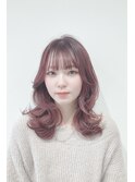 大人可愛いピンクミディ