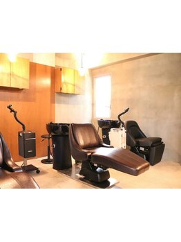 心地よさが自慢のヘッドスパサロン♪炭酸水で汚れを洗い流し、頭皮から健康な髪へ＊目の疲れにも効果的♪