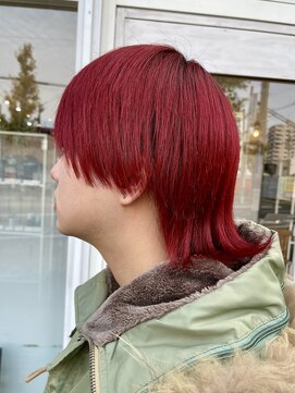 クオリア(Quaria) マッシュウルフサラッと赤髪レッドブリーチ