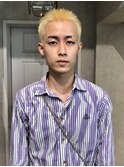 バズカット　メンズハイトーン　金髪坊主