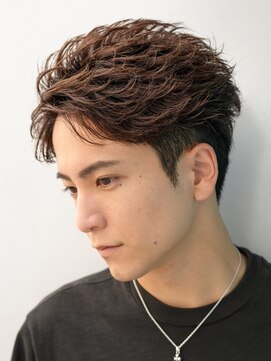 レタッチバイフィフス(RETOUCH by fifth) 原宿フェザーパーマフェザーショートセンターパート刈り上げ七三