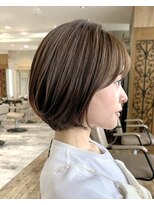 アフロート ルヴア(AFLOAT RUVUA) 「岩田莉奈」ハイライトで白髪ぼかし★くびれショートボブ 新宿