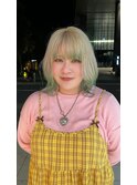 【ホワイトブロンド】×【ミドリ】【エンドカラー】