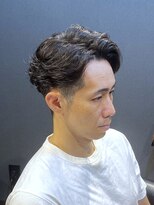 ビーダンディー(Bee dandy)&nbsp;ビジネスツーブロックショート フェザーパーマ サイドパート