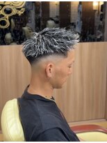 ジェネシス 本店(genesis)&nbsp;ホワイトメッシュ　スキンフェード　ツイスト パーマ