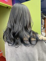 エマ(emma)&nbsp;さりげないネイビー裾カラー！