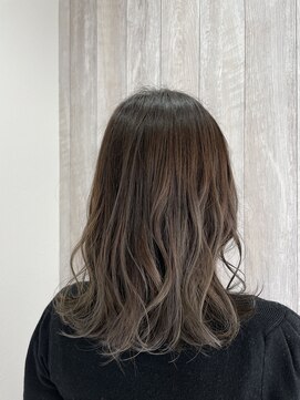 シエル 立川店(CIEL) スモーキーアッシュ×セミロング【CIEL×maki】