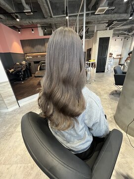 リーオオサカ(Lee Osaka) グレーシルバー×東芽生