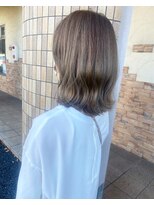 シー 岡崎(,SHE)&nbsp;前髪/ウルフ/マチルダボブ/ピンクベージュ/インナーグレージュ