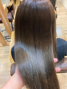 グランバイ アトリエドングリ(Grand × AtlierDonguri) お客様髪質改善データ1145(カラーと縮毛矯正同時施術)