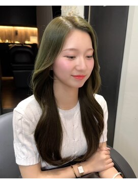 ワン バイ ジエクト(One by The Ect) レイヤーロング似合わせカットセンターパートオリーブグレージュ