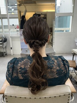 ヘアー アレス(hair ales) ローポニー　ゆるふわ　お呼ばれスタイル
