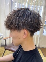 ツイストスパイラル[メンズカット/メンズパーマ/波巻きパーマ/フェザーパーマ/短髪/ツーブロック/眉毛]