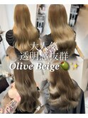 オリーブベージュ　レイヤーカット　前髪　ブリーチなし　艶髪