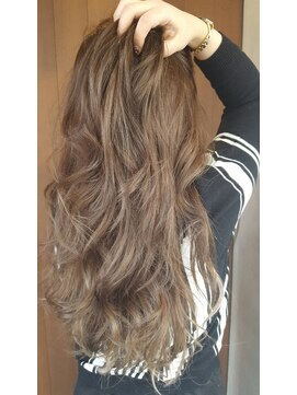 レヴィーマム(Revie mum) エクステで３Dカラー風メッシュ