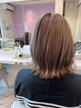 シャトン(chaton) 外ハネボブとミルクティー