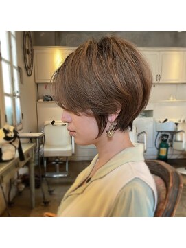 髪質改善と縮毛矯正の専門店 サンティエ(scintiller) 大人綺麗な小顔襟足スッキリショートボブ　30代40代50代