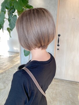 ユニカ(UNIKA) ショートボブ × ミルクティーグレージュ