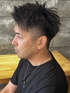 ヒュイル バイ ニアウ(Hwyl by Niau) メンズマッシュパーマニュアンスパーマスパイラルパーマ刈り上げ