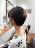 耳掛けショートボブスタイル