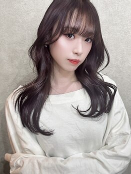 エイム(AiM)の写真/【韓国風ヘア×髪質改善】トレンド＆人気の韓国っぽさを実現★上品な艶髪をプラス♪[#韓国#レイヤーカット]