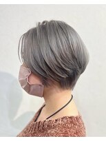ヘアーフリーティー Hair freety&nbsp;シルバーアッシュ！ 全体ブリーチ