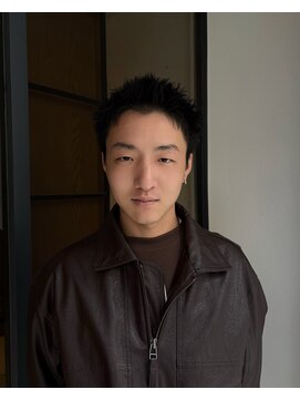 アルティ(arti) 刈り上げなし スパイキーショート