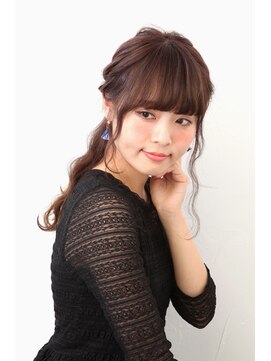 リフ(Ref.) およばれアレンジ　波ウェーブのネオハーフアップ