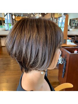 ピースリーヘア バイ カーサ(peathree.hair by CASA) アッシュ×前下がりボブ