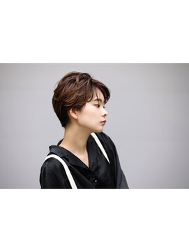 アデ オモテサンドウ(ade omotesando) 大人ハンサムショート