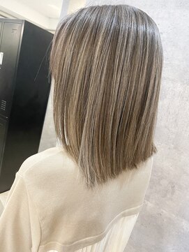 オリ(‘Oli) 大人ハイライト_プラチナベージュ