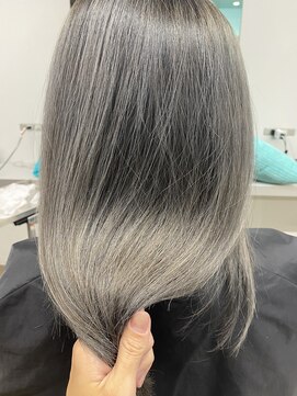 リーホリエ(Lee Horie) グレー系のハイトーンカラー◎