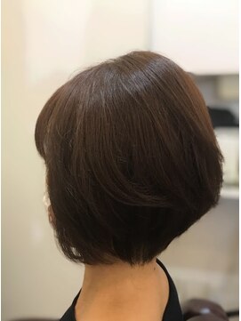 フォルムヘアープラス(Forme hair+) 大人可愛い前下がりボブ