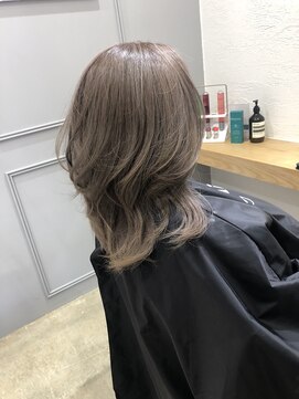 ミロク(miloc) レイヤーグレージュ