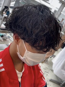 フィフスワン(fifth one) ツイストスパイラルパーマツイストパーマメンズパーマ刈り上げ