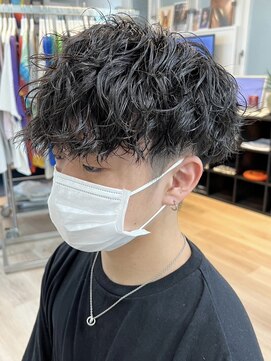 ウェイビーエフティフィフス 横浜西口(WAVEY ft.fifth) ツイストパーマ無造作パーマメンズマッシュ刈り上げツーブロック