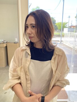 キュー(que) レイヤーミディアム　シアーベージュ