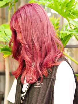 ヴヴ(Bub) hightone color/ハイトーン ピンクレッド 外巻きカール