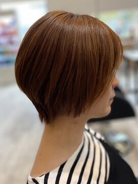 アトリエコア(Atelier Coa) ショートカットショートボブ前下がりボブくびれショート