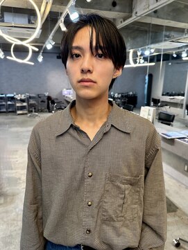 イトシテ 微分けセンターパート　【鎌田　隆雅】