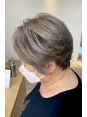 ケアブリーチ　60代脱白髪染めからのシャドウルーツ