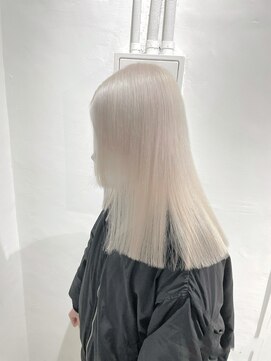 ミュー(Mu) 黒染め、縮毛履歴の方のムラ修正ブリーチ