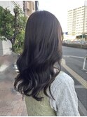 落ち着いたグレージュカラー